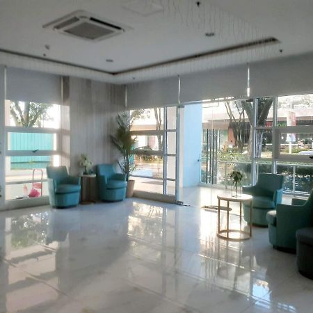 كاجايان دي أورو Delta Charlie Staycation Cdo المظهر الخارجي الصورة